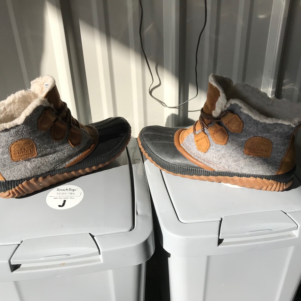 Women Sorel Out N About Waterproof Leather Boot 8.5